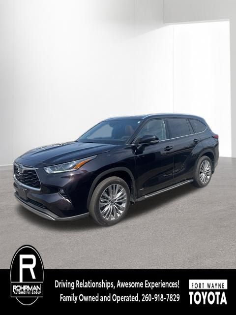 2022 Toyota Highlander Hybrid Platinum