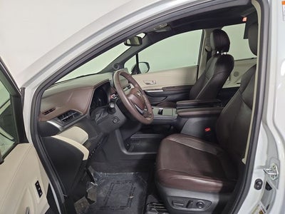 2023 Toyota Sienna Platinum 7 Passenger