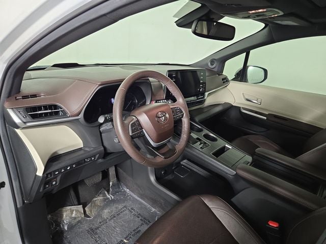 2023 Toyota Sienna Platinum 7 Passenger