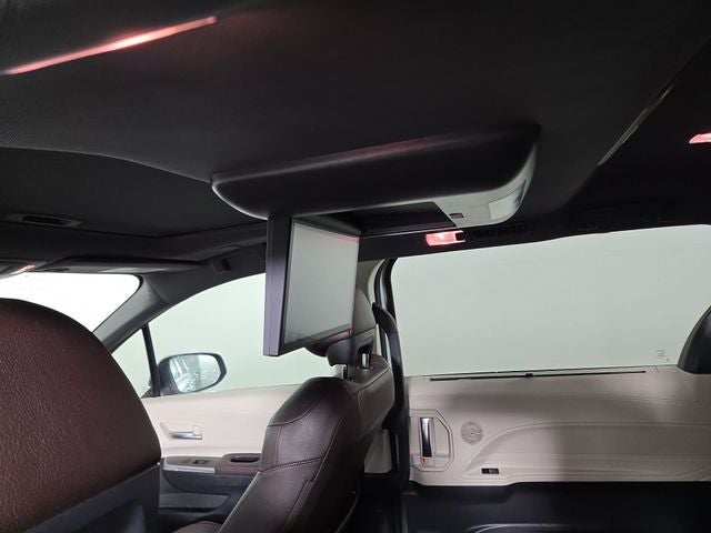 2023 Toyota Sienna Platinum 7 Passenger