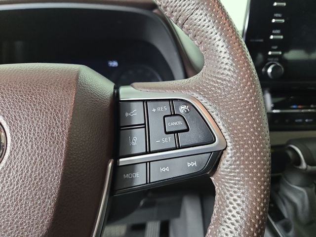 2023 Toyota Sienna Platinum 7 Passenger