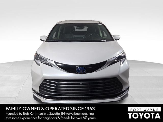 2023 Toyota Sienna Platinum 7 Passenger