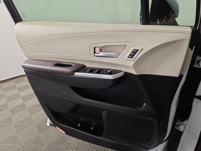 2023 Toyota Sienna Platinum 7 Passenger
