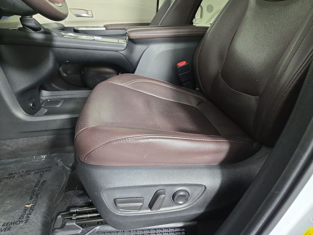 2023 Toyota Sienna Platinum 7 Passenger
