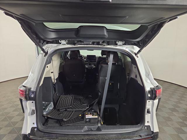 2023 Toyota Sienna Platinum 7 Passenger