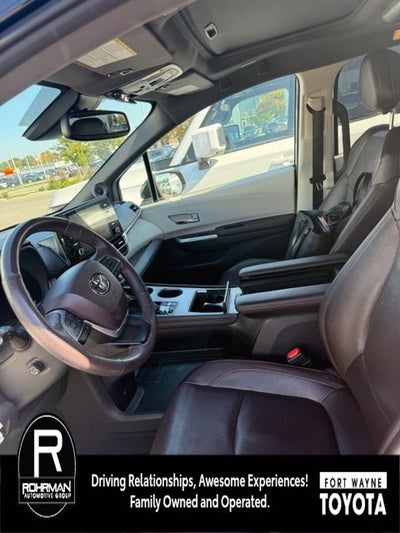 2022 Toyota Sienna Platinum 7 Passenger