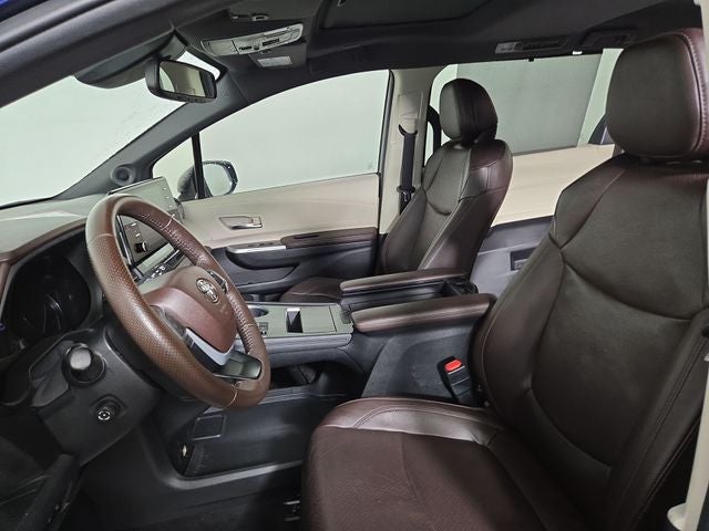 2024 Toyota Sienna Platinum 7 Passenger