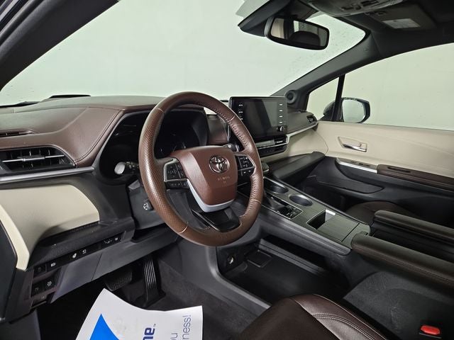 2024 Toyota Sienna Platinum 7 Passenger