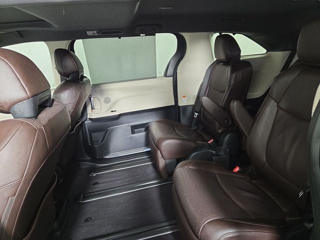 2024 Toyota Sienna Platinum 7 Passenger