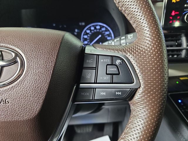 2024 Toyota Sienna Platinum 7 Passenger