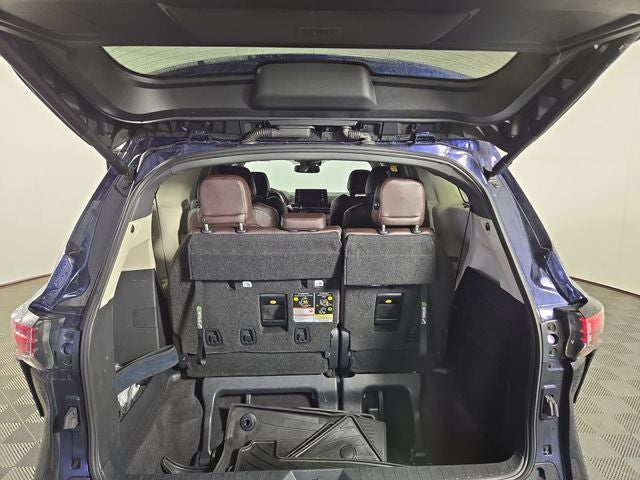 2024 Toyota Sienna Platinum 7 Passenger