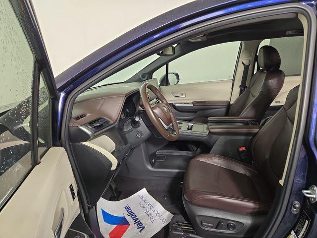 2024 Toyota Sienna Platinum 7 Passenger