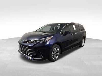 2024 Toyota Sienna Platinum 7 Passenger