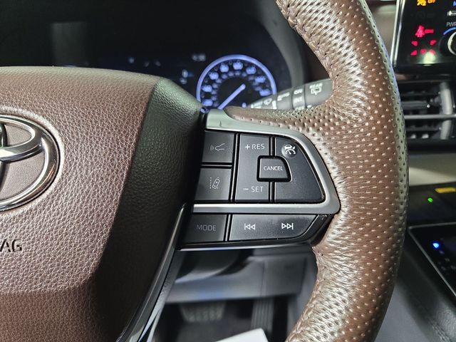 2024 Toyota Sienna Platinum 7 Passenger