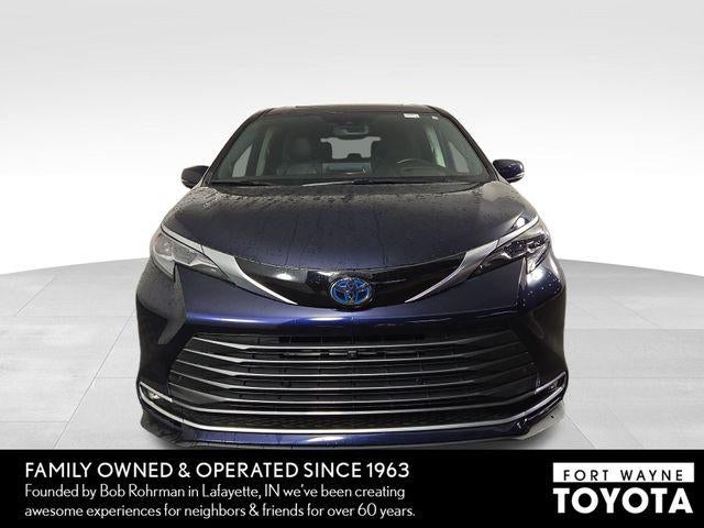 2024 Toyota Sienna Platinum 7 Passenger