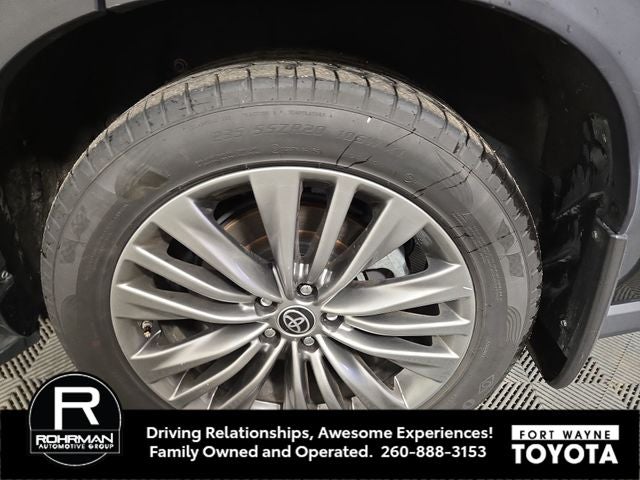 2022 Toyota Highlander Platinum