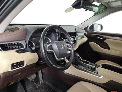 2022 Toyota Highlander Platinum