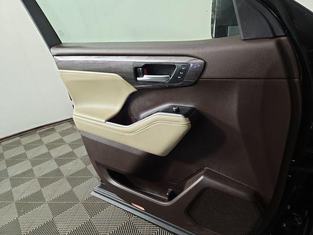 2022 Toyota Highlander Platinum