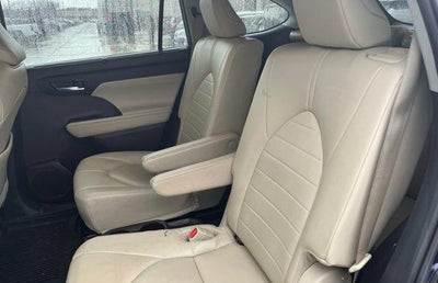 2022 Toyota Highlander Hybrid XLE