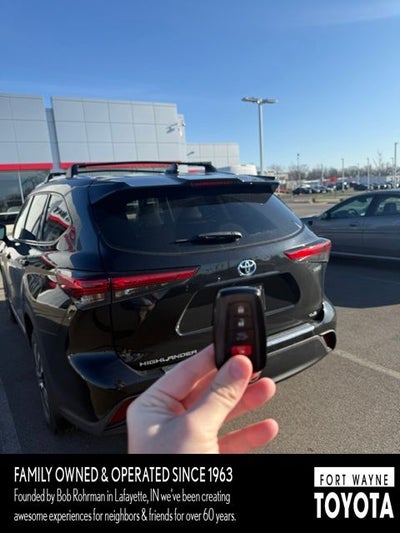 2022 Toyota Highlander Hybrid XLE