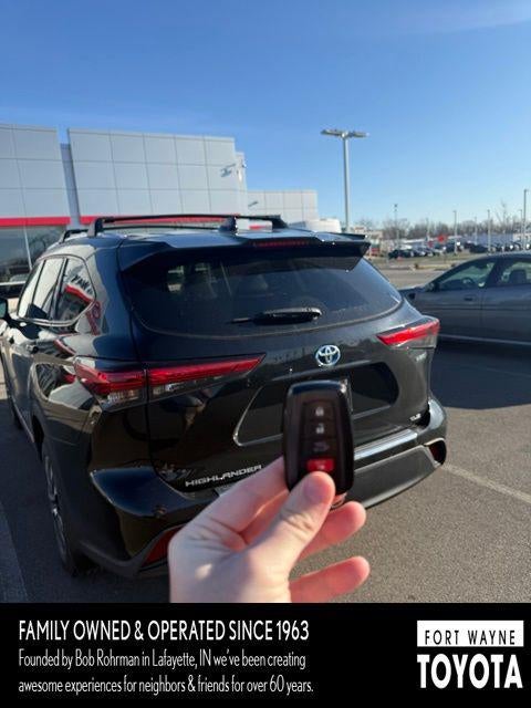 2022 Toyota Highlander Hybrid XLE