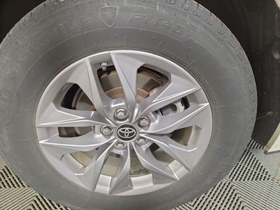 2021 Toyota Sienna XLE 8 Passenger