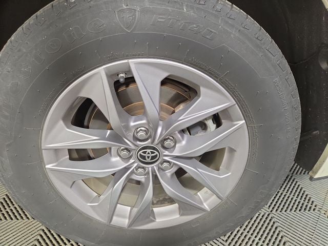 2021 Toyota Sienna XLE 8 Passenger