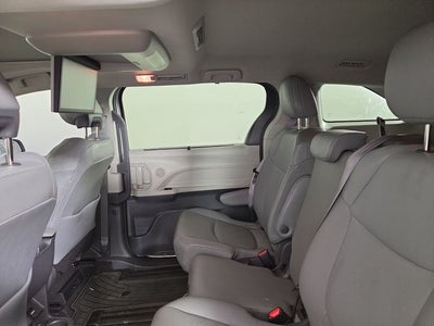 2021 Toyota Sienna XLE 8 Passenger