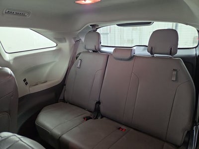 2021 Toyota Sienna XLE 8 Passenger
