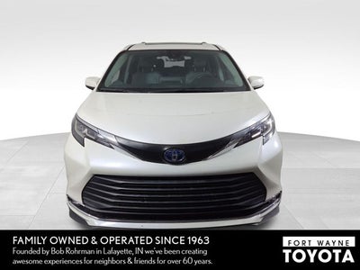 2021 Toyota Sienna XLE 8 Passenger
