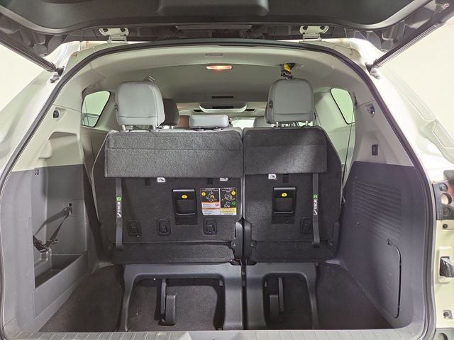 2021 Toyota Sienna XLE 8 Passenger