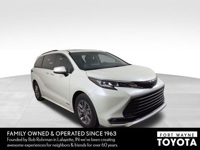 2021 Toyota Sienna XLE 8 Passenger