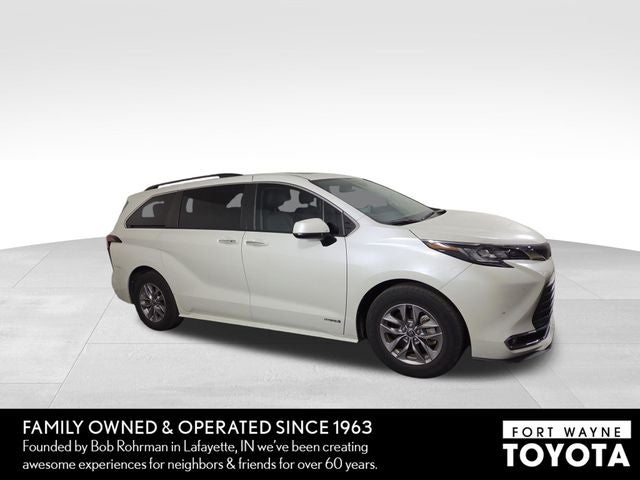 2021 Toyota Sienna XLE 8 Passenger