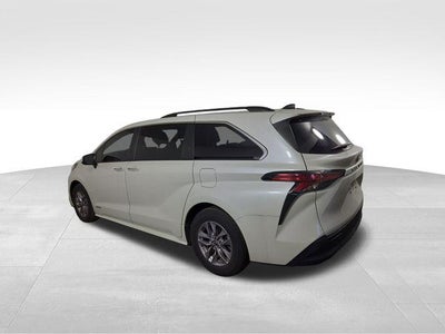 2021 Toyota Sienna XLE 8 Passenger