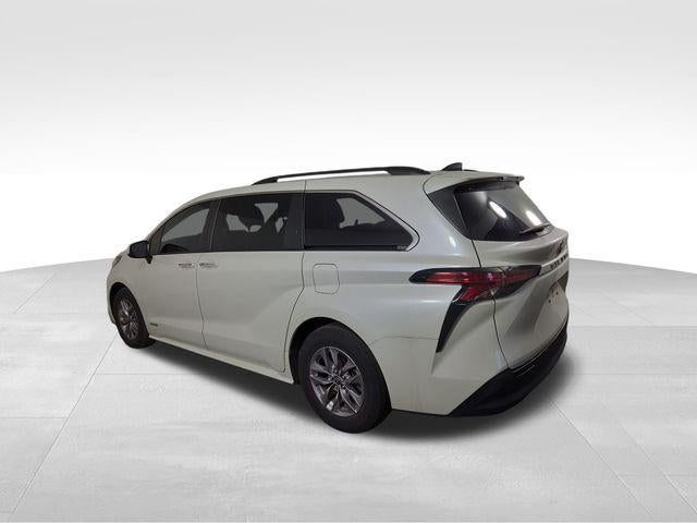 2021 Toyota Sienna XLE 8 Passenger
