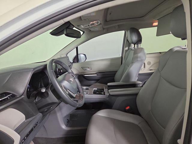 2021 Toyota Sienna XLE 8 Passenger