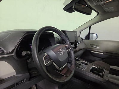 2021 Toyota Sienna XLE 8 Passenger
