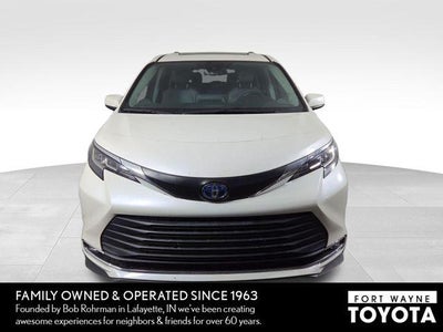 2021 Toyota Sienna XLE 8 Passenger