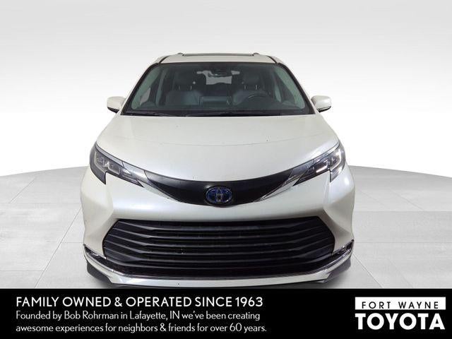 2021 Toyota Sienna XLE 8 Passenger