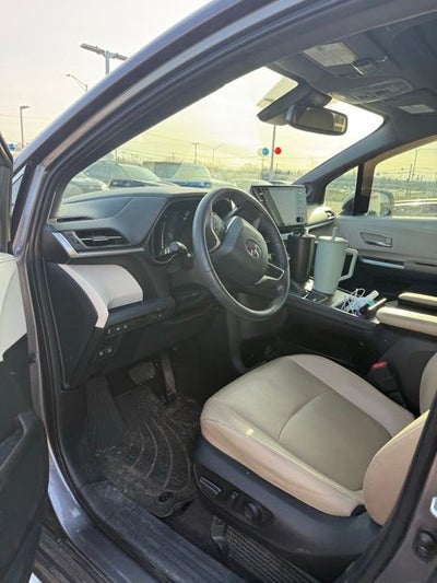 2022 Toyota Sienna XLE