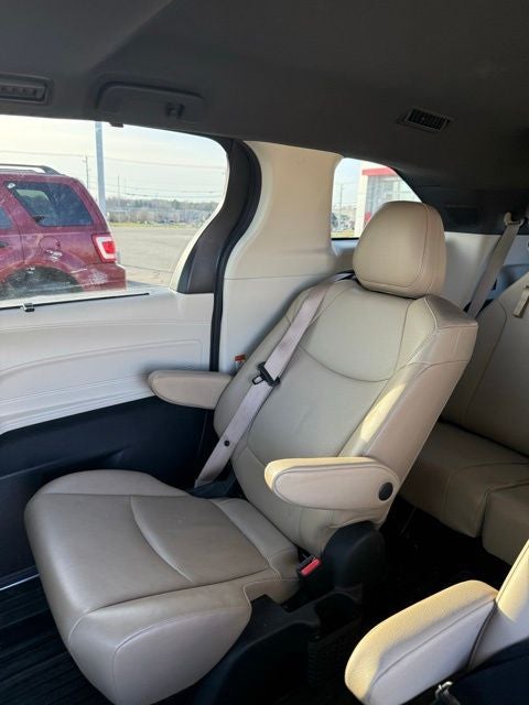 2022 Toyota Sienna XLE