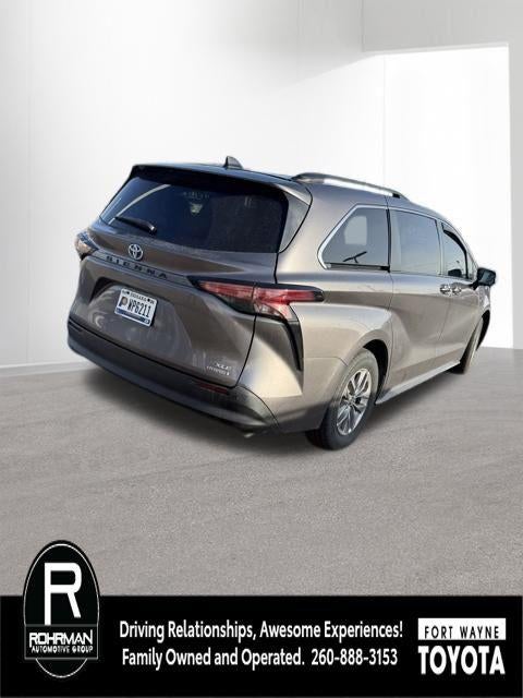 2022 Toyota Sienna XLE