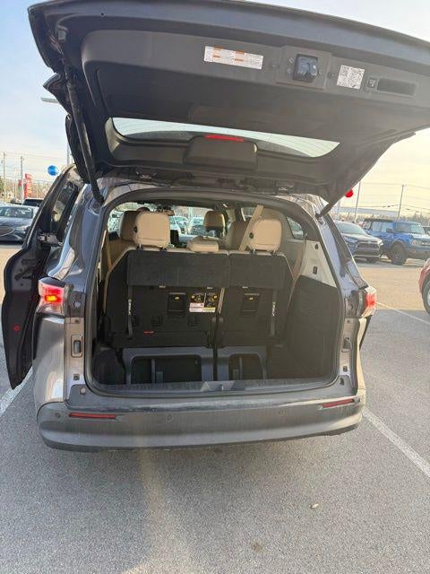 2022 Toyota Sienna XLE