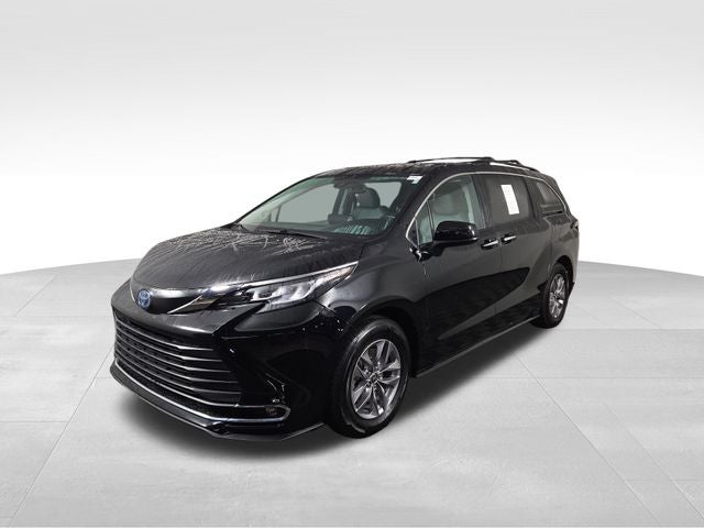 2022 Toyota Sienna XLE 7 Passenger