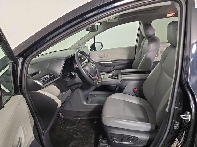2022 Toyota Sienna XLE 7 Passenger
