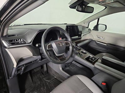 2022 Toyota Sienna XLE 7 Passenger