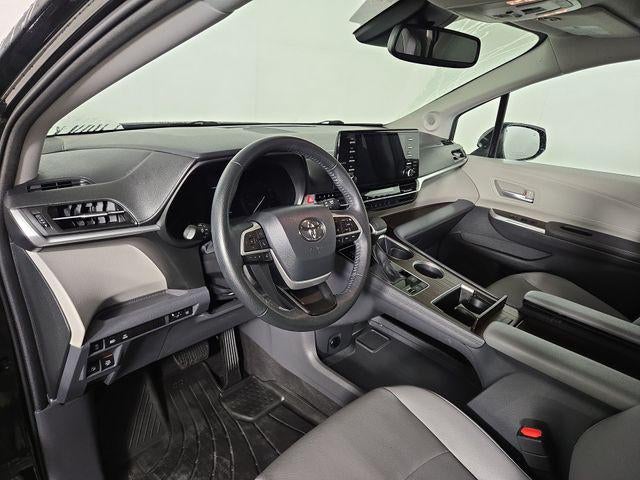 2022 Toyota Sienna XLE 7 Passenger