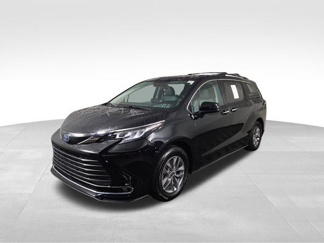 2022 Toyota Sienna XLE 7 Passenger