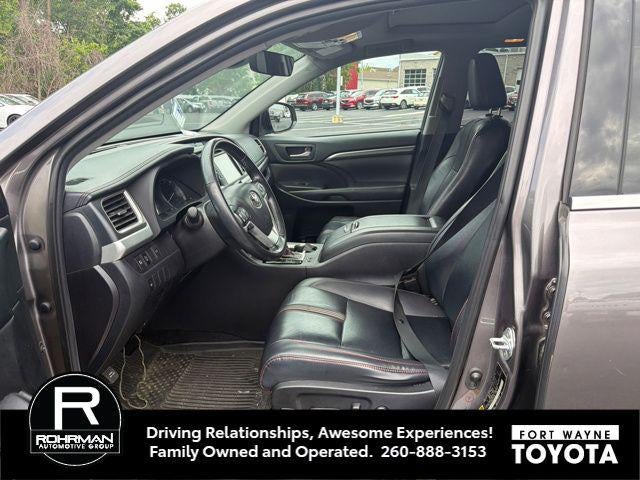 2019 Toyota Highlander SE