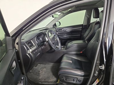 2019 Toyota Highlander SE